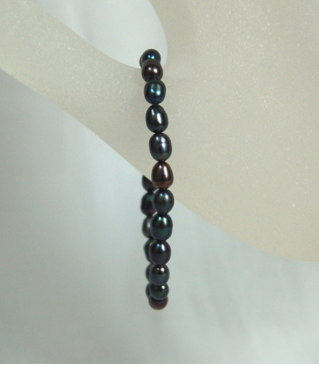 FRESHWATER CHILDREN'S PEARL BRACELET - MULTIPLE COLORS -