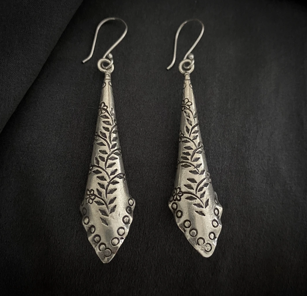 BLANC DE NOIR - STERLING SILVER AKHA LEAF WRAP PRINT EARRINGS