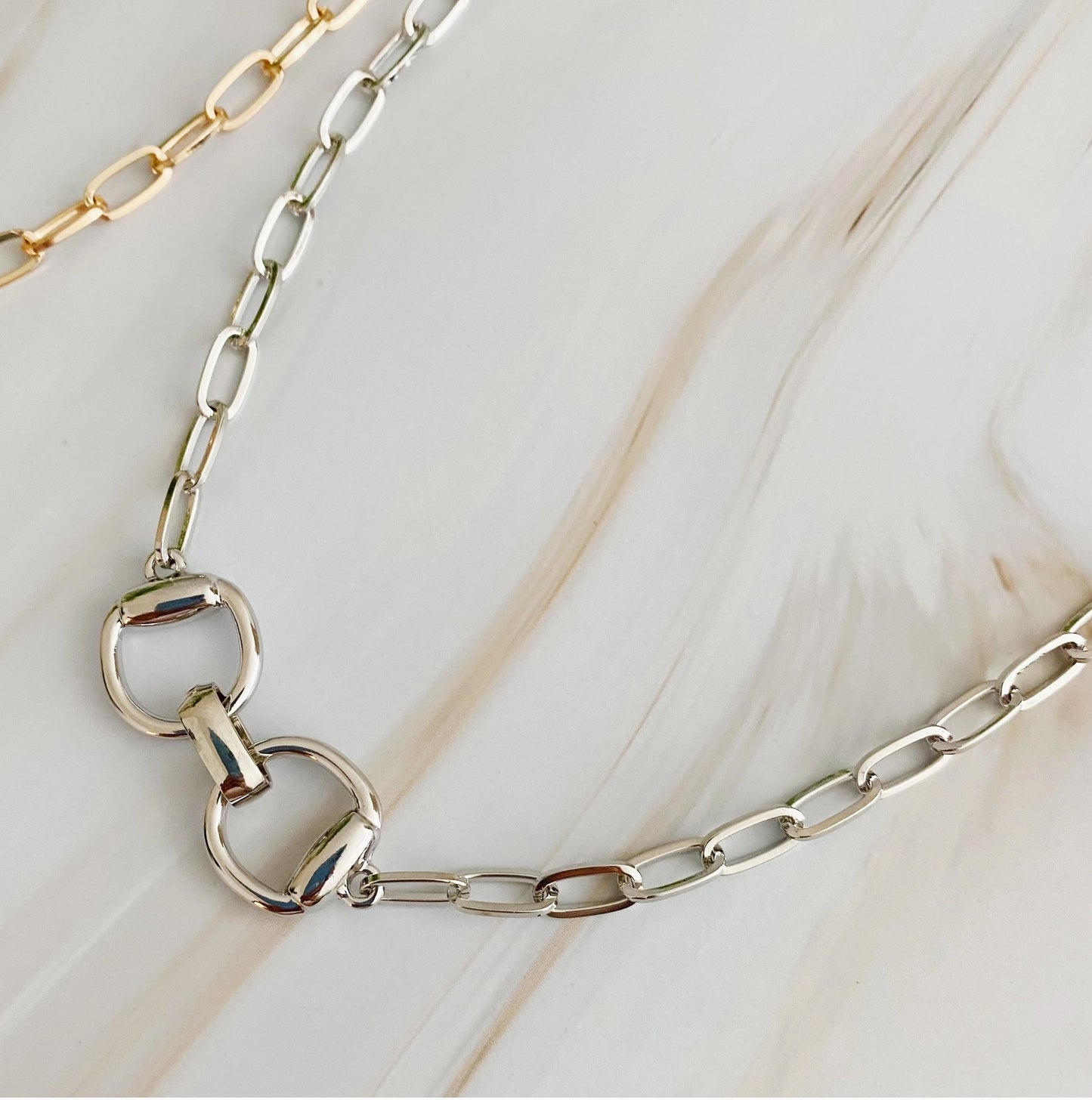 EQUESTRIAN PENDANT CHAIN NECKLACE