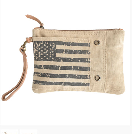 VINTAGE FLAG WRISTLET