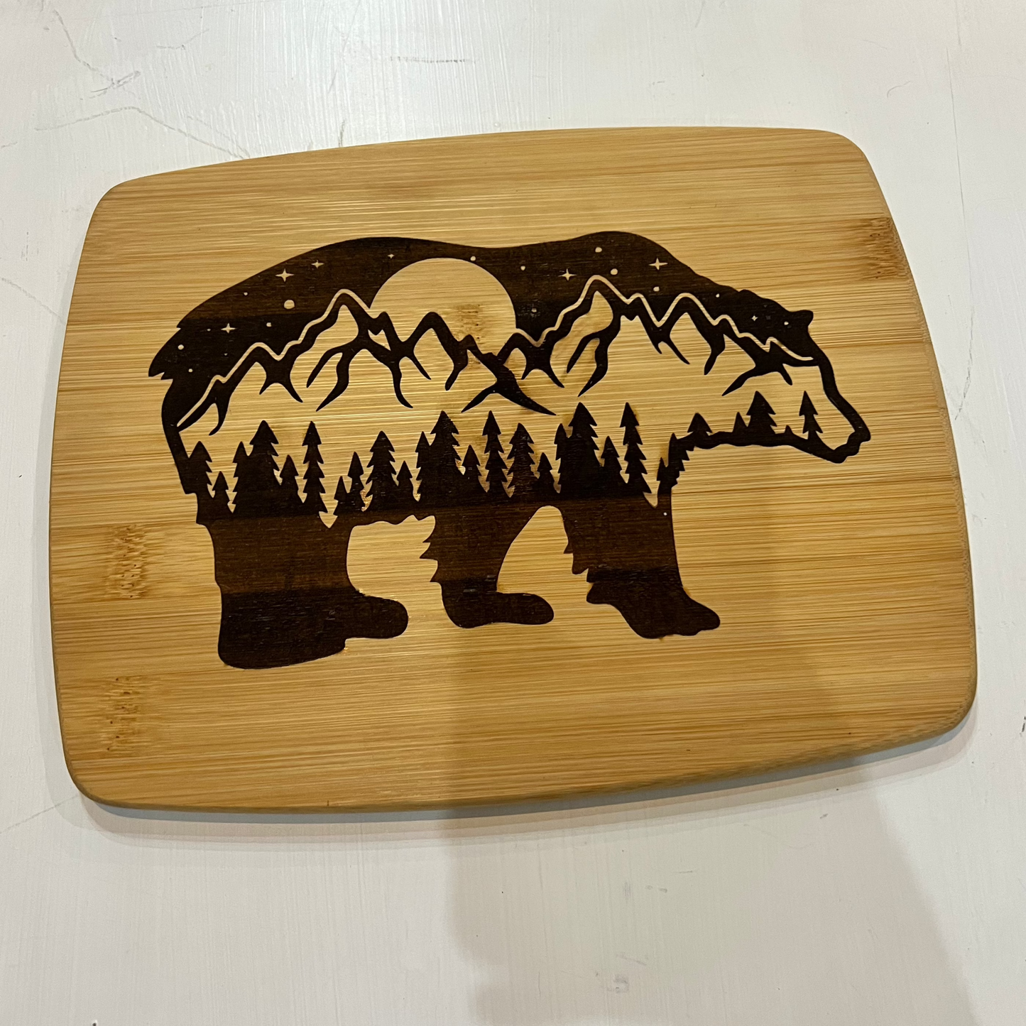 CUSTOM LASER PRINTED 10"x8" CUTTING BOARD - MOUNTAIN BEAR
