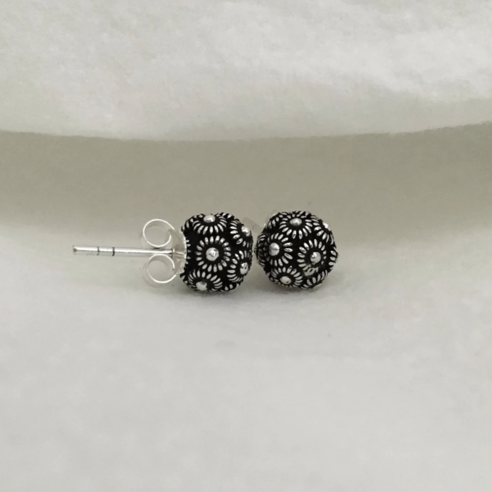 HANDCRAFTED FINE SILVER FLOWER STUD EARRINGS X-SMALL