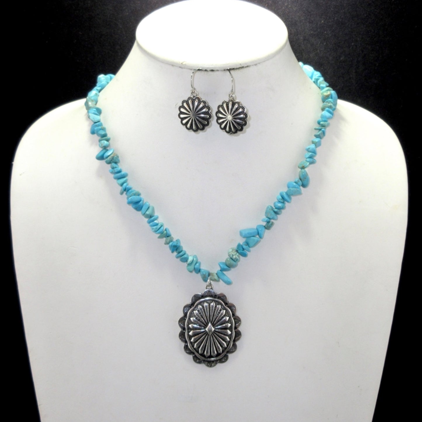 WESTERN OVAL TURQUOISE STONE BEADED NECKLACE